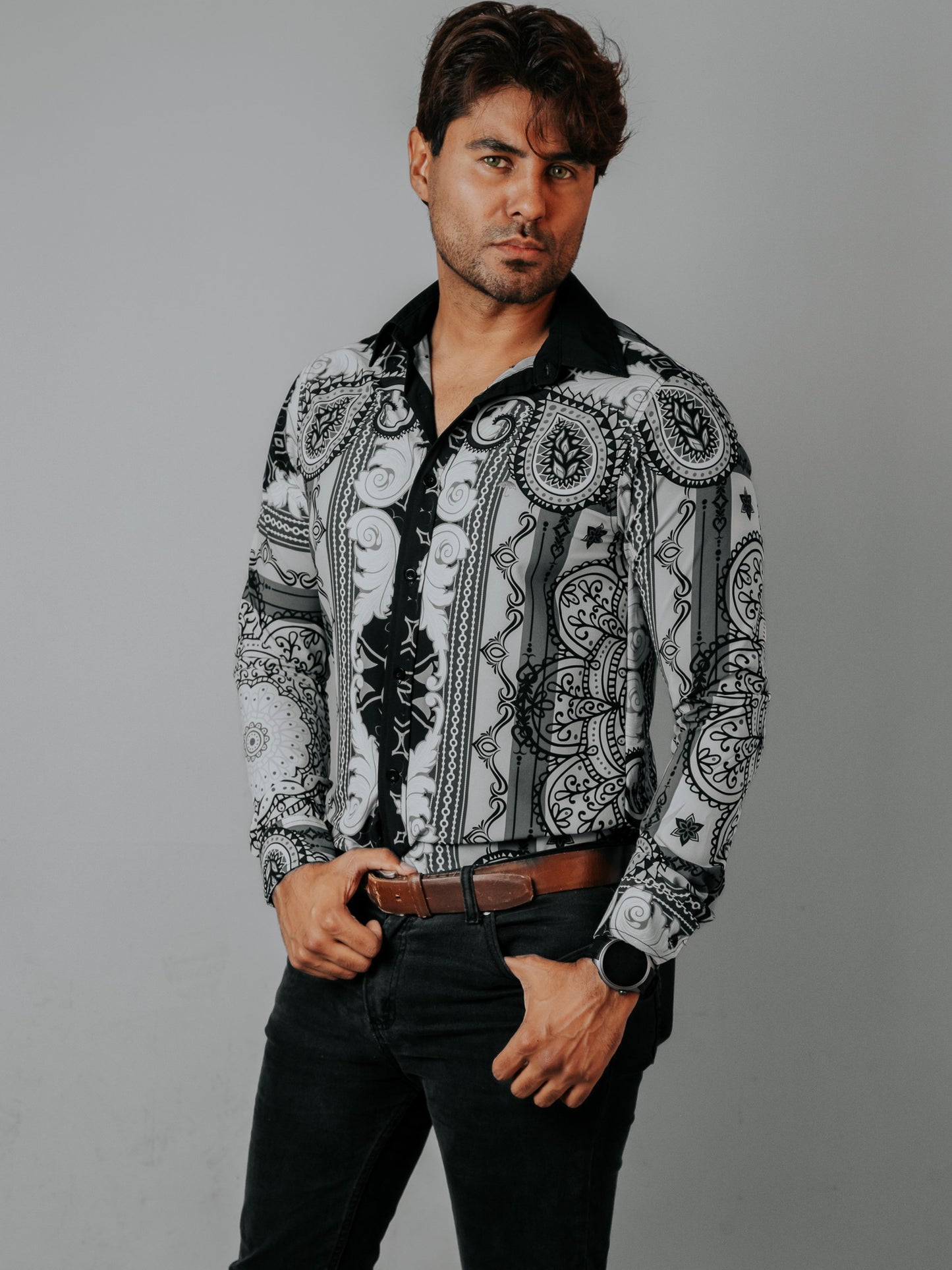 CAMISA HOMBRE SLIM FIT, FLORES BLANCAS Y GRIS