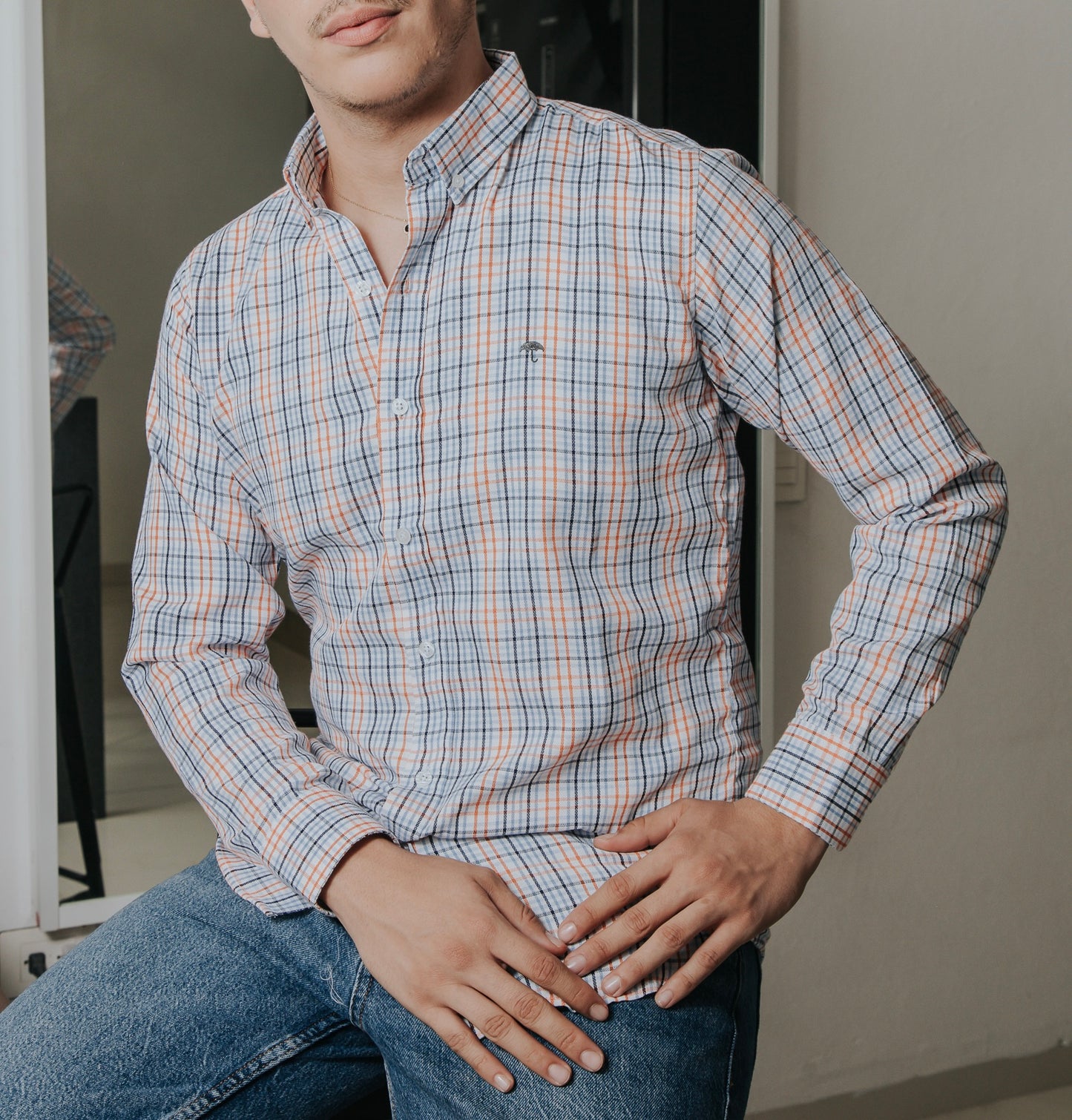 CAMISA HOMBRE SLIM FIT LINEAS NARANJAS Y AZULES