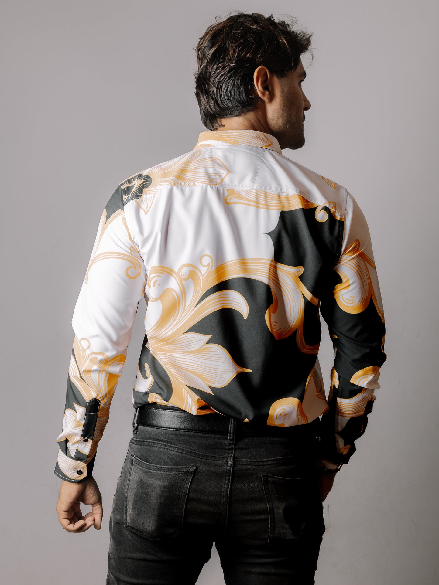CAMISA HOMBRE SLIM FIT, NEGRA FLORAL DORADO BLANCO
