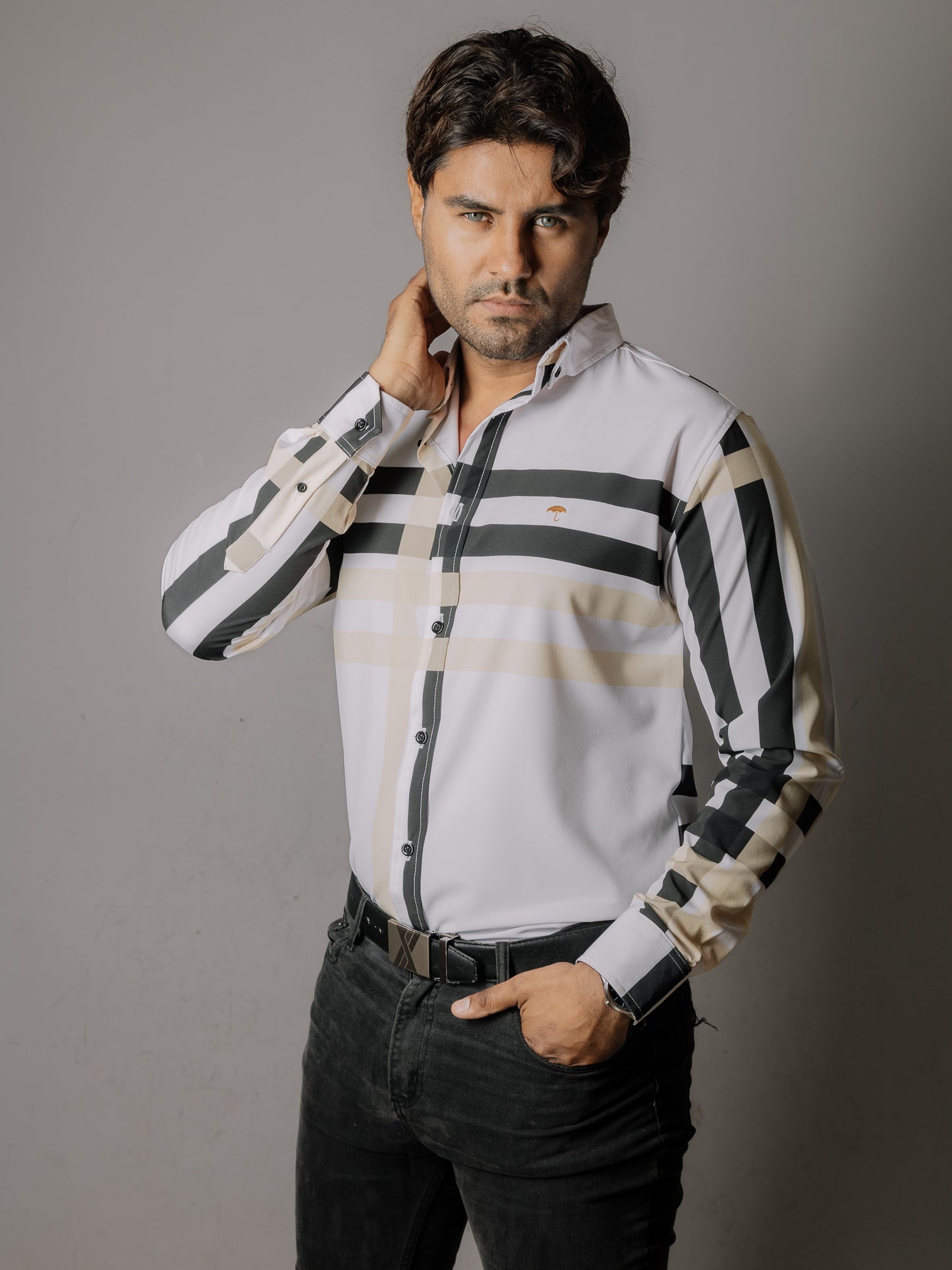 CAMISA HOMBRE SLIM FIT,LÍNEA NEGRA AMARILLA