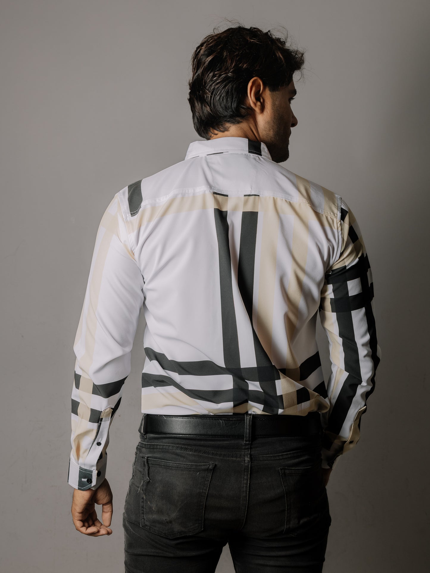 CAMISA HOMBRE SLIM FIT,LÍNEA NEGRA AMARILLA