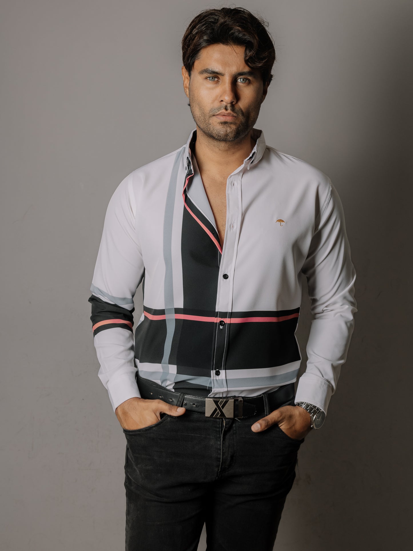 CAMISA HOMBRE SLIM FIT, LÍNEAS NEGRA, GRIS Y ROSA