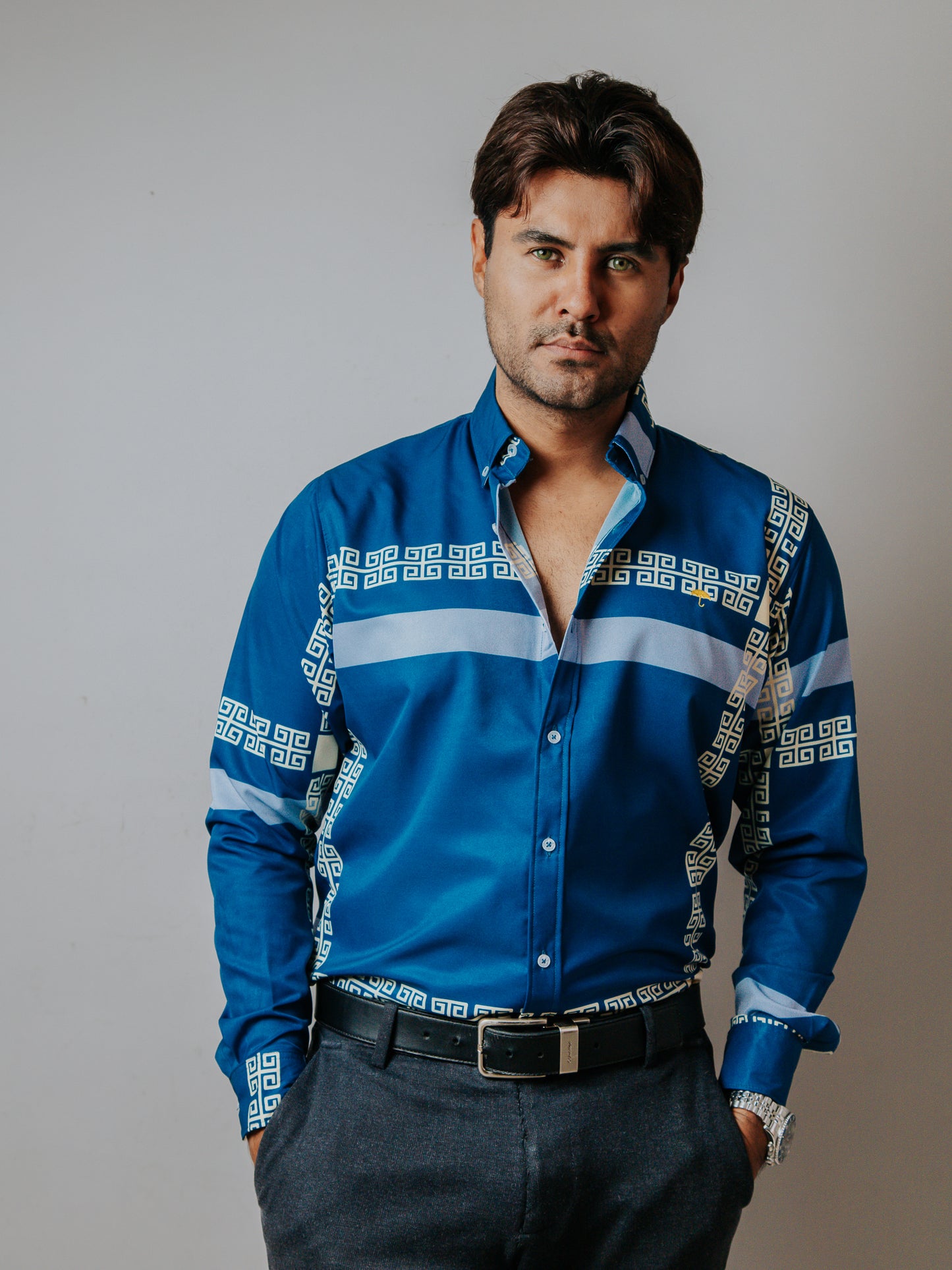 CAMISA SLIM FIT, AZUL DETALLE GRIEGO CREMA