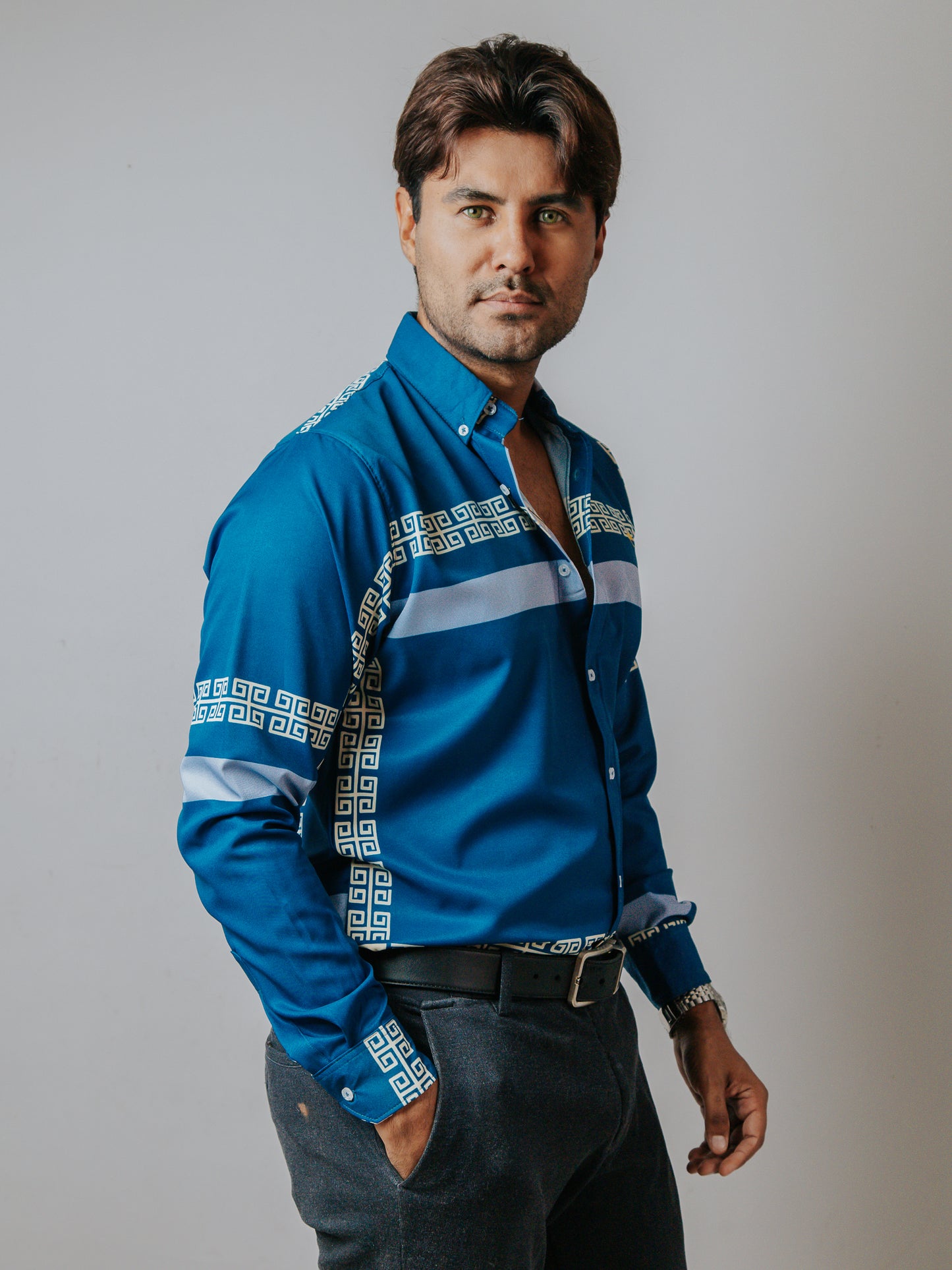 CAMISA SLIM FIT, AZUL DETALLE GRIEGO CREMA