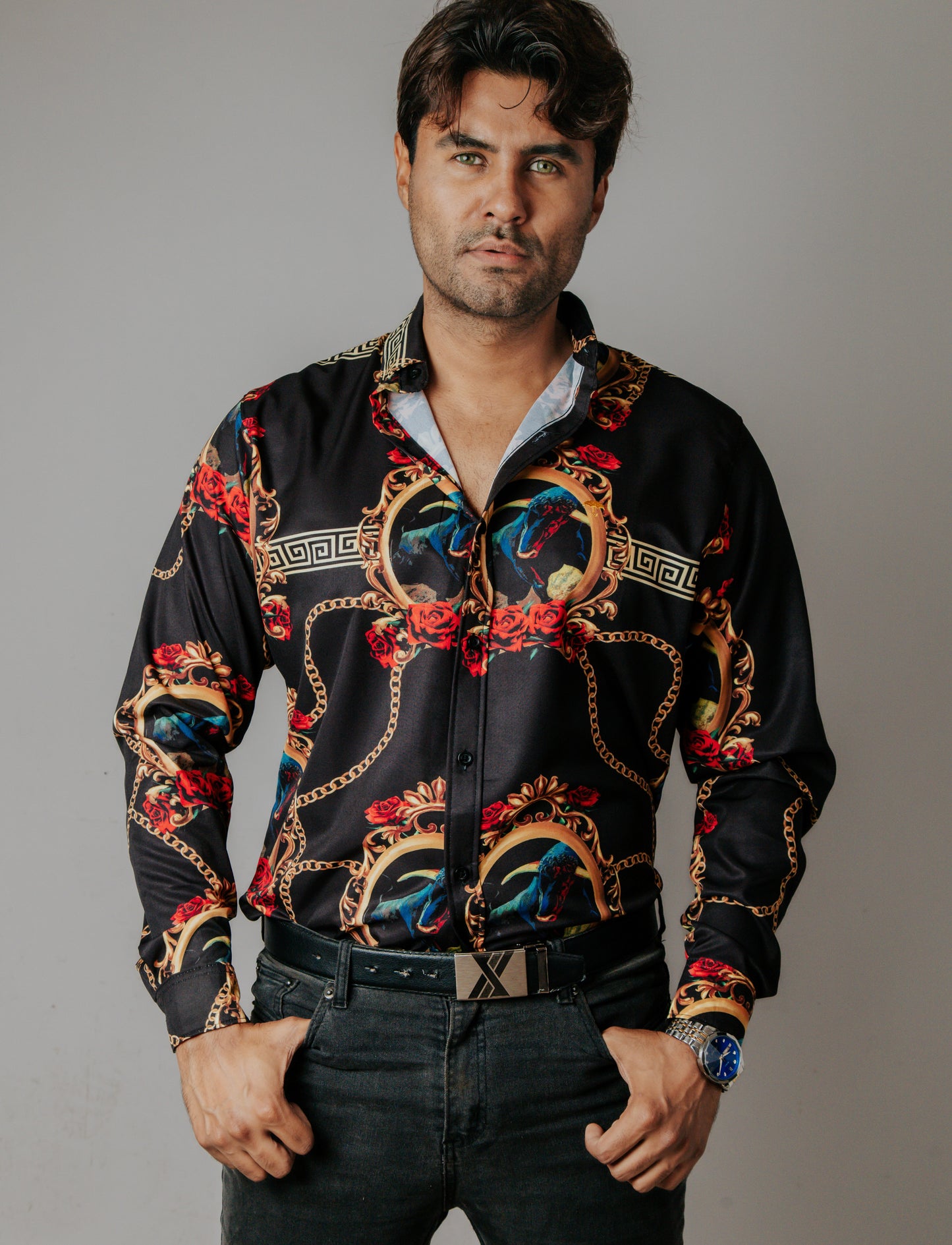 CAMISA HOMBRE SLIM FIT, NEGRA TORO MEDALLÓN