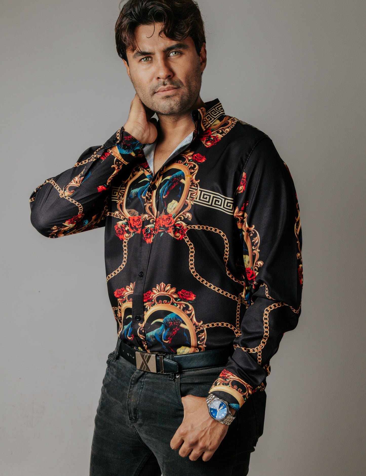 CAMISA HOMBRE SLIM FIT, NEGRA TORO MEDALLÓN