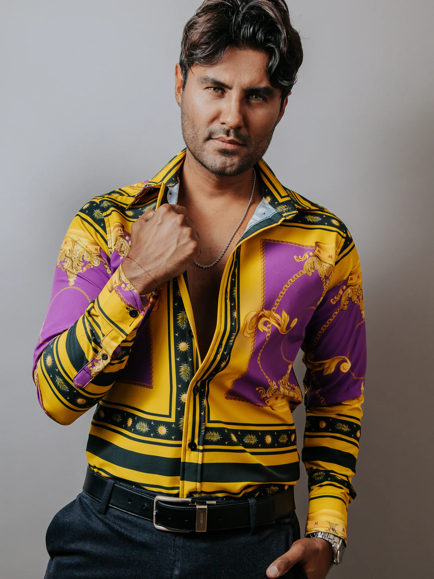 CAMISA SLIM FIT LUIS MIGUEL, MORADA Y DORADO