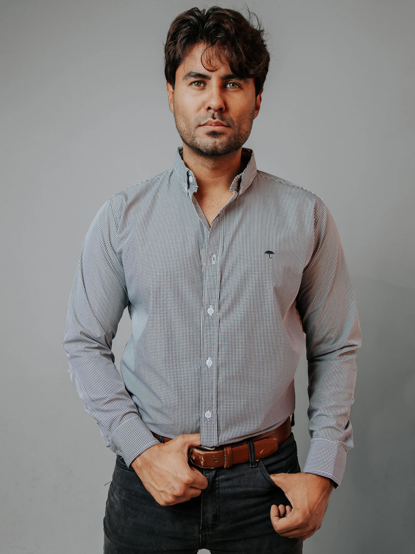 CAMISA HOMBRE SLIM FIT, MICROCUADRO NEGRO