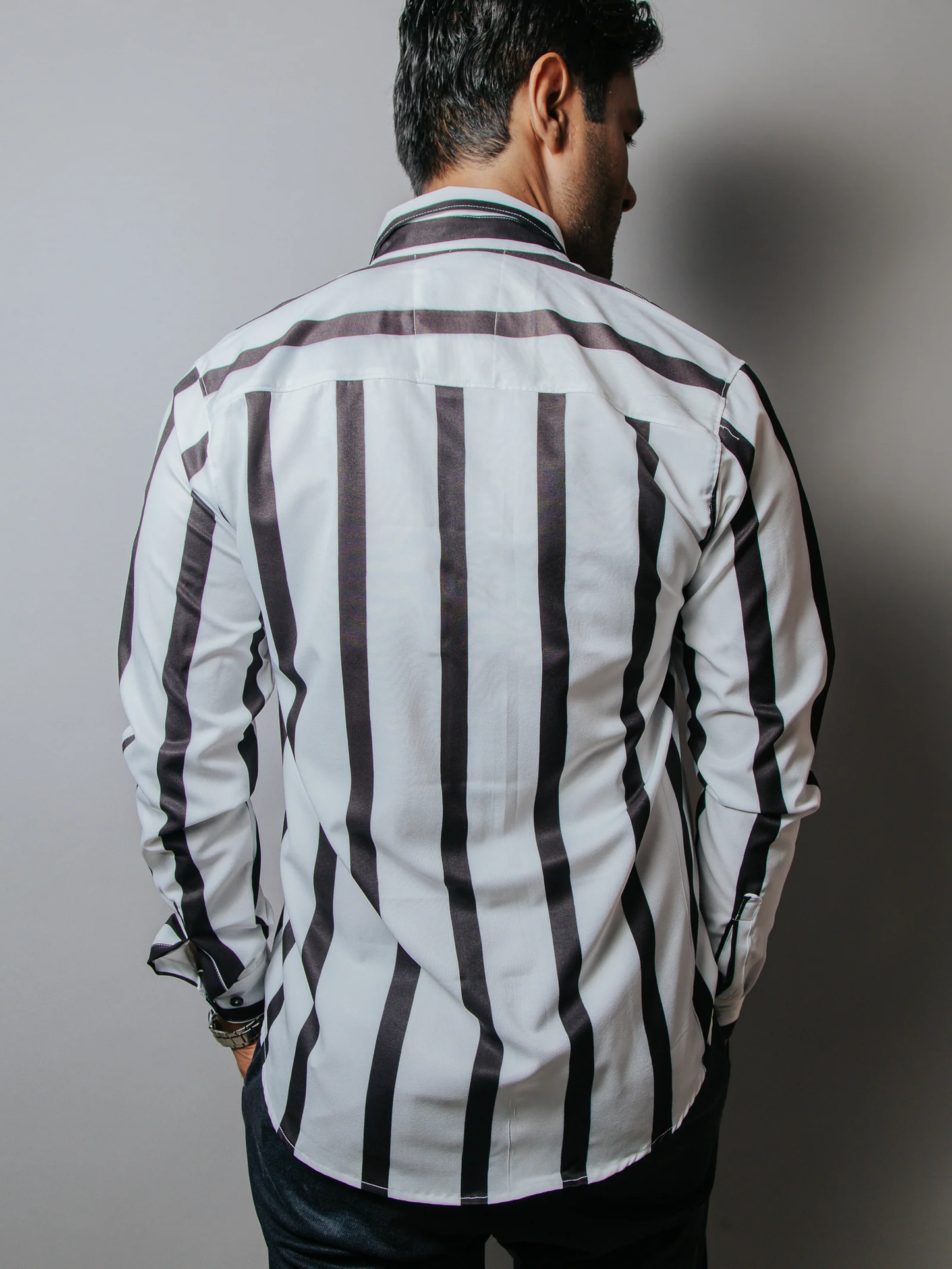 CAMISA HOMBRE CASUAL BLANCA RAYAS NEGRAS