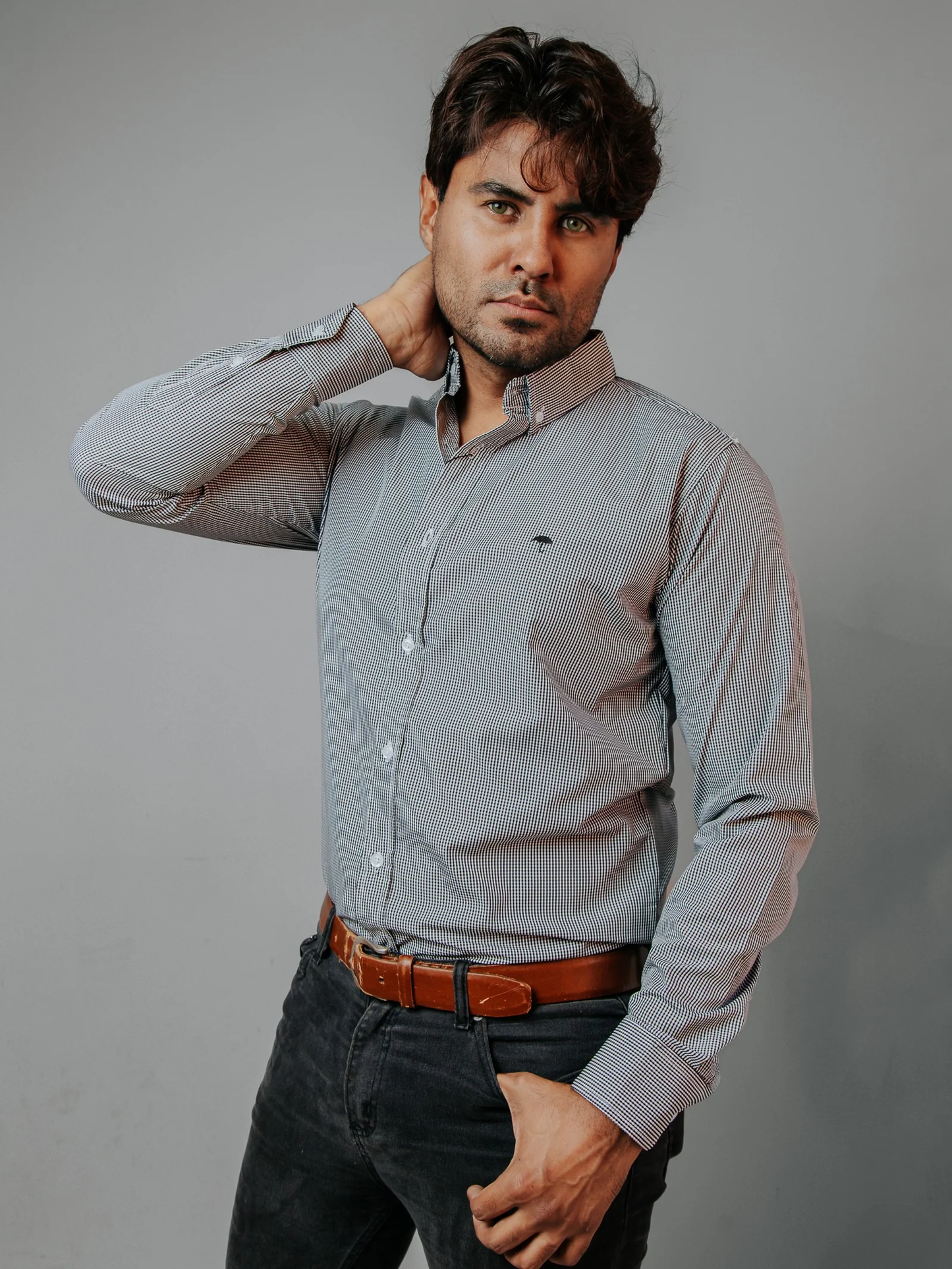 CAMISA HOMBRE SLIM FIT, MICROCUADRO NEGRO