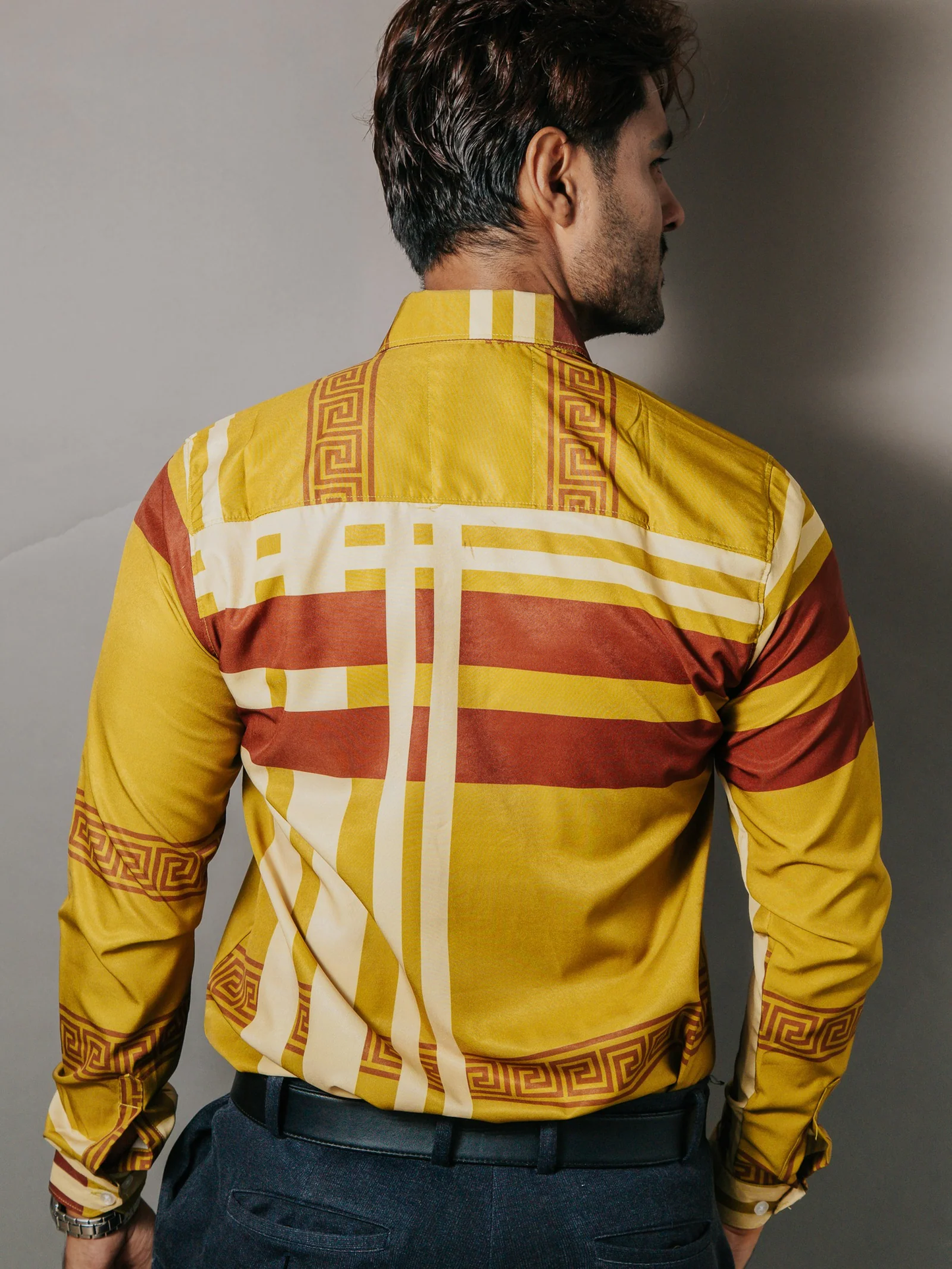 CAMISA HOMBRE SLIM FIT VERDE OLIVO DETALLE GRIEGO CHOCOLATE