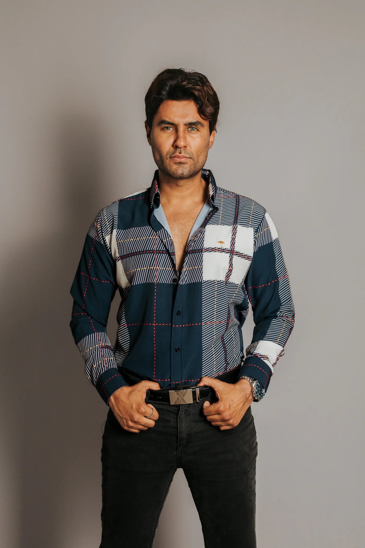 CAMISA HOMBRE SLIM FIT, CUADROS AZUL BEIGE LÍNEAS ROJO MORADO