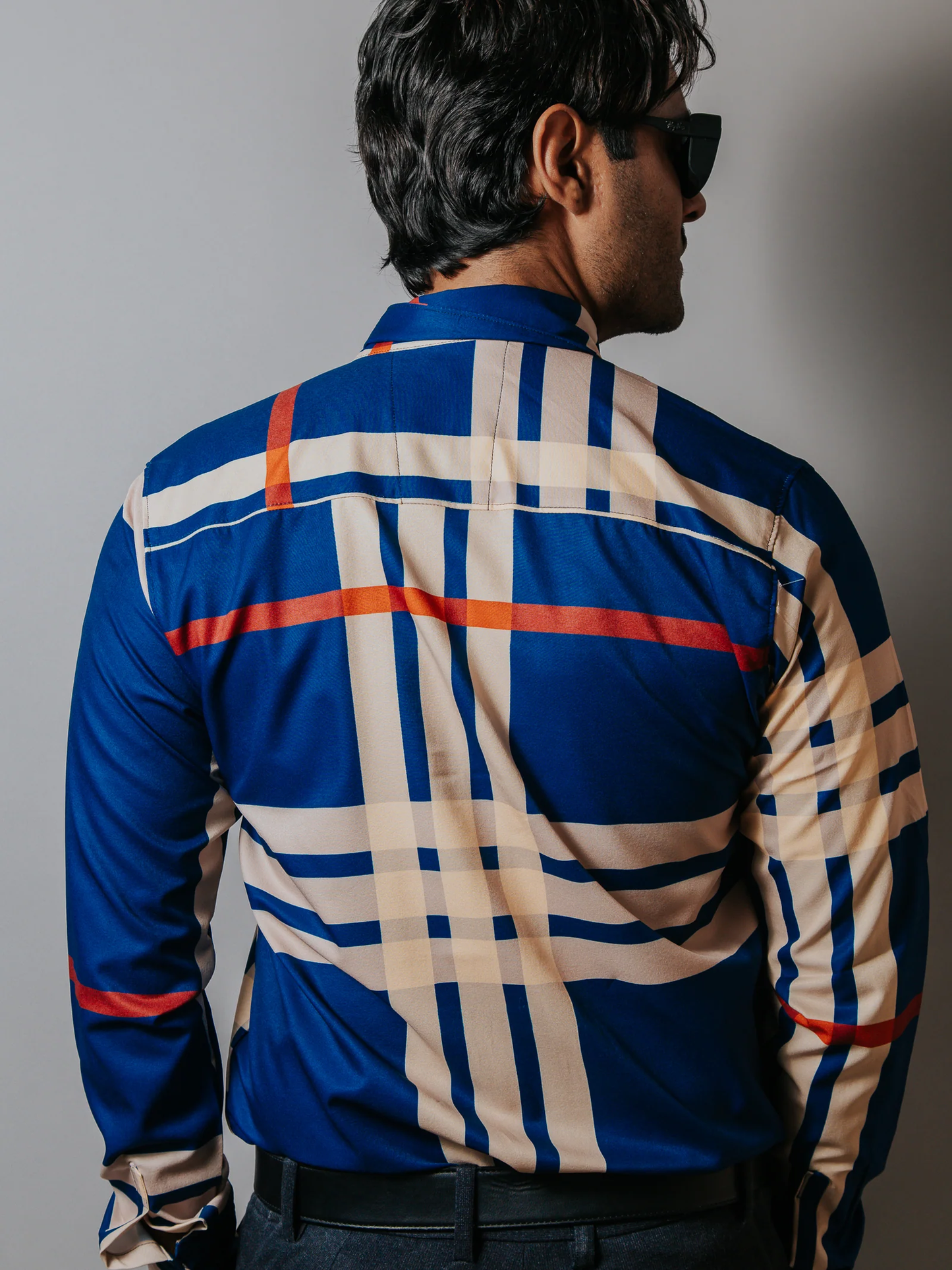 CAMISA SLIM FIT HOMBRE, AZUL REY FRANJAS NARANJA Y BEIGE