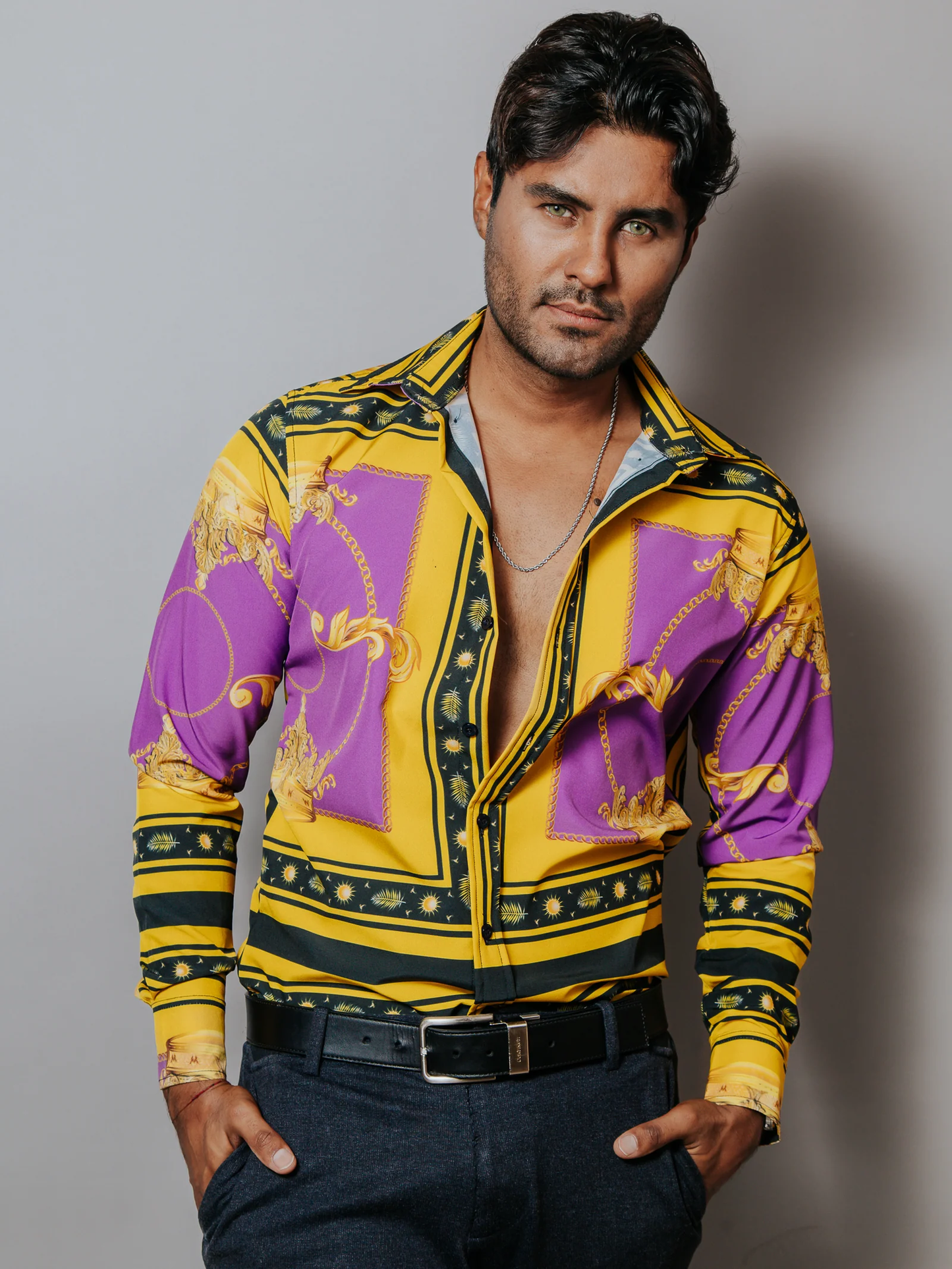 CAMISA SLIM FIT LUIS MIGUEL, MORADA Y DORADO