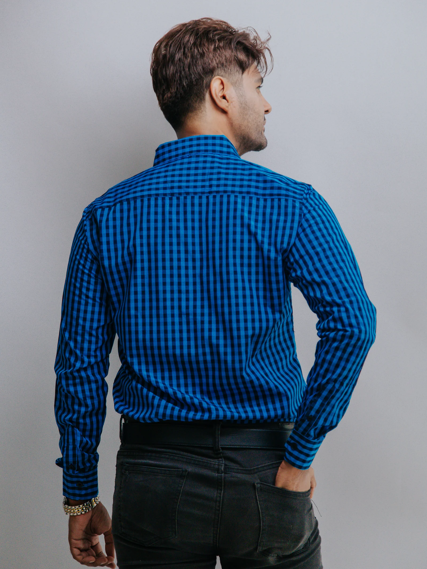 CAMISA HOMBRE SLIM FIT, MINI CUADROS NEGROS, AZUL REY