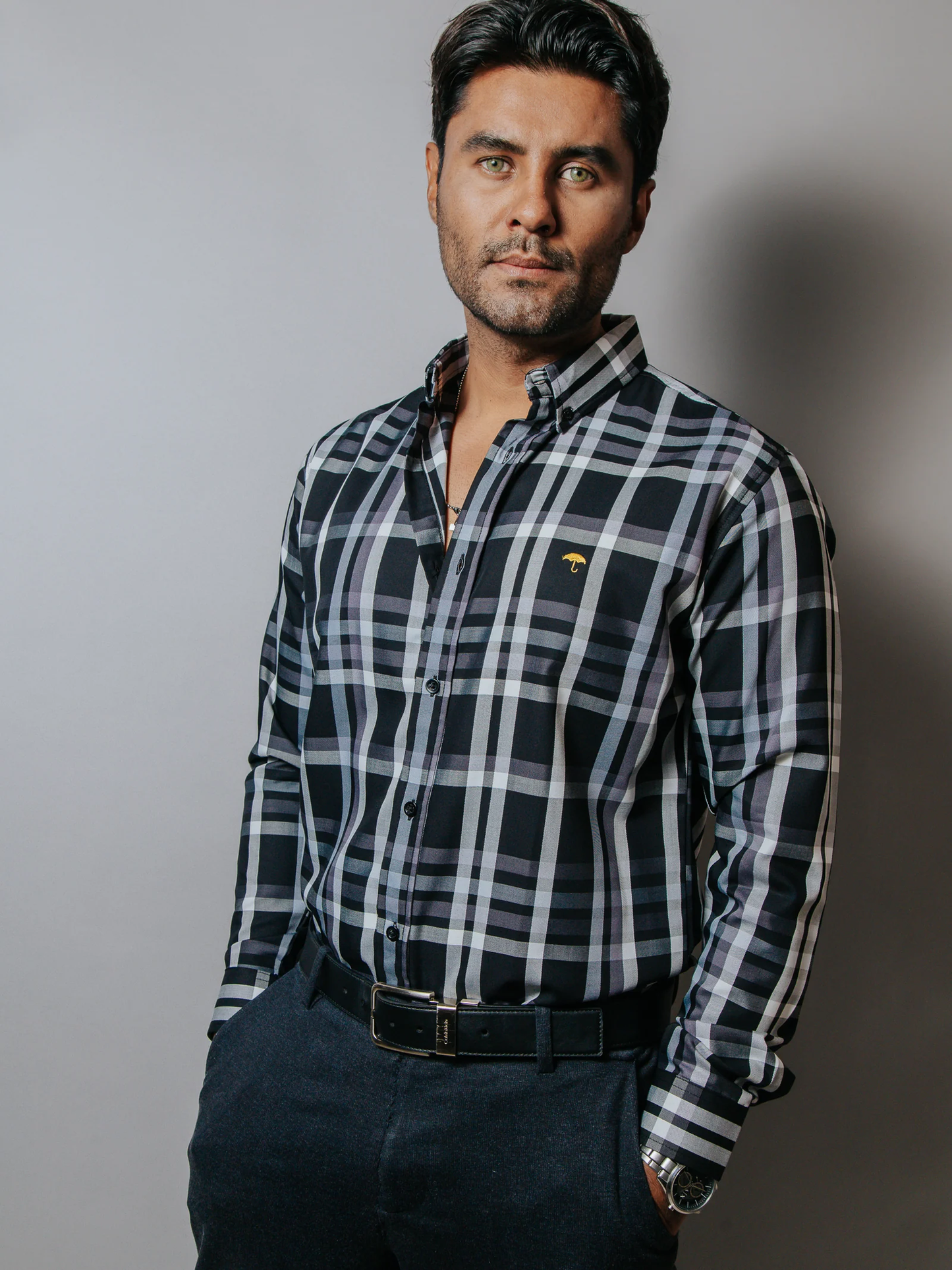 CAMISA CASUAL HOMBRE, NEGRA CUADRO GRIS Y BLANCO
