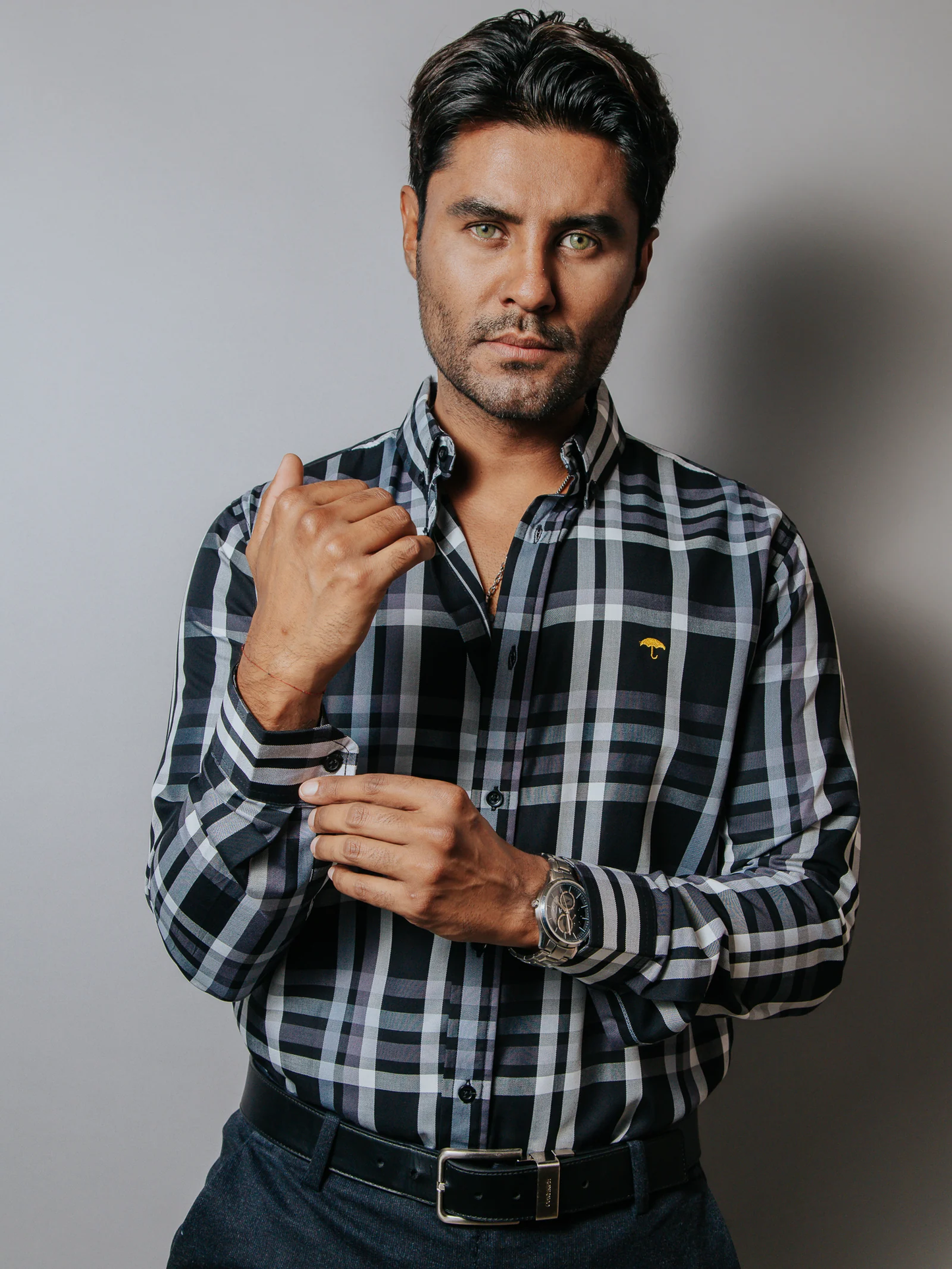 CAMISA CASUAL HOMBRE, NEGRA CUADRO GRIS Y BLANCO