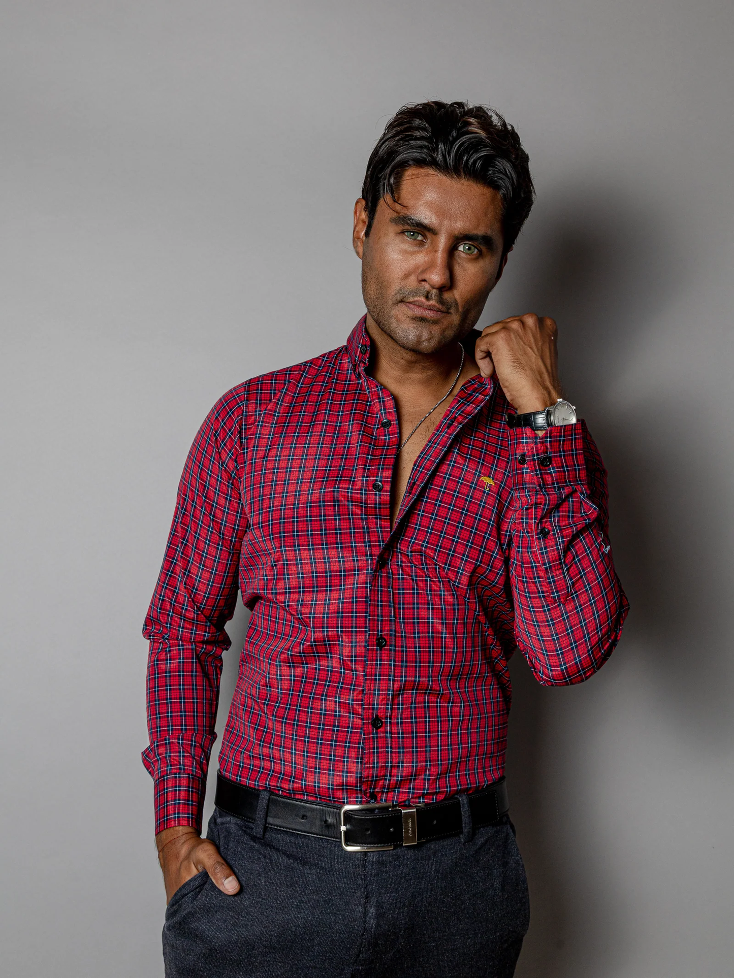 CAMISA CASUAL HOMBRE,ROJA MICROCUADRO AZUL MARINO