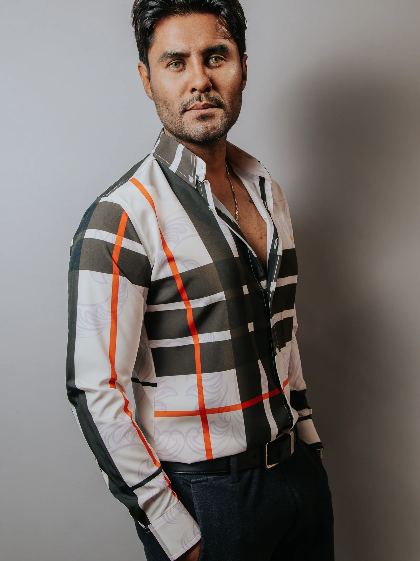CAMISA CASUAL HOMBRE CREMA LÍNEAS CHOCOLATE NARANJA FLORES