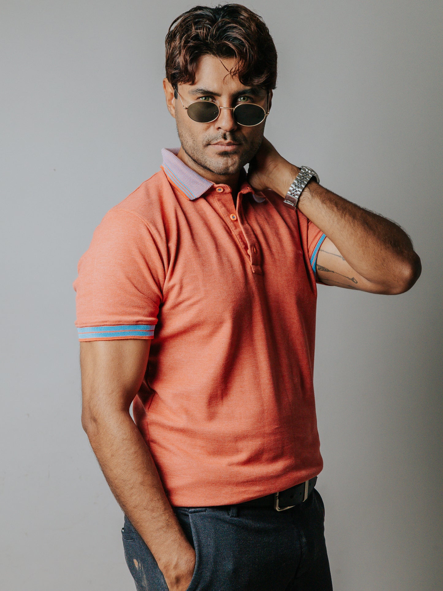 PLAYERA POLO SLIM FIT, SALMÓN DETALLE AZUL