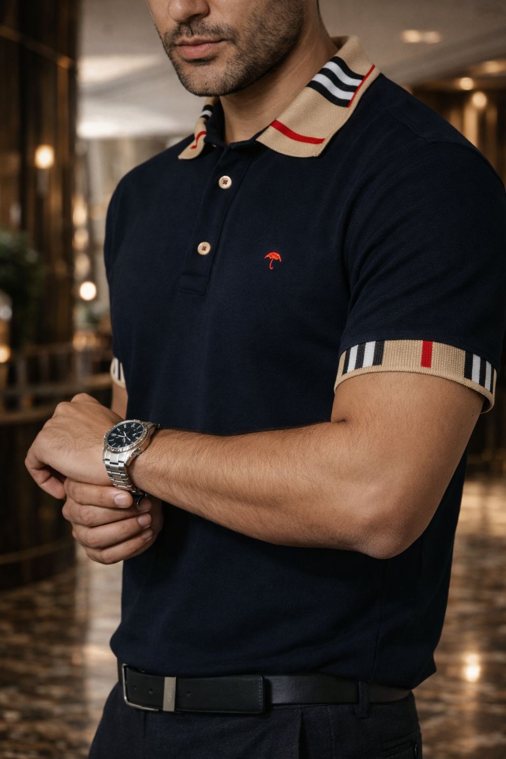Playera Polo Hombre Slim Fit Azul Marino Detalle Beige