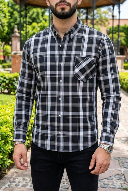Camisa Manga Larga Con Bolsa Cuadros Negros y Blancos