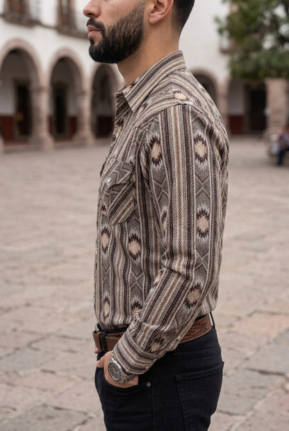 Camisa Vaquera Con Bolsas Café Detalles Beige