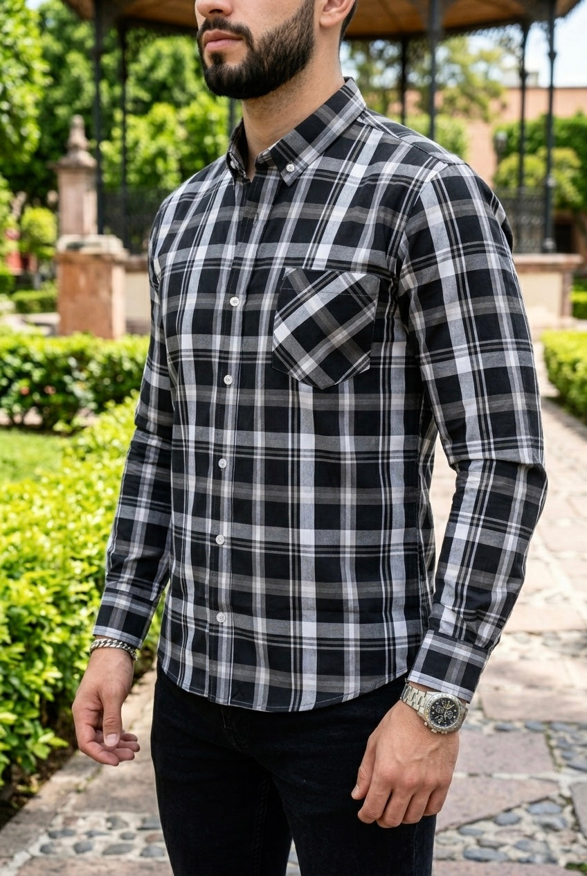 Camisa Manga Larga Con Bolsa Cuadros Negros y Blancos