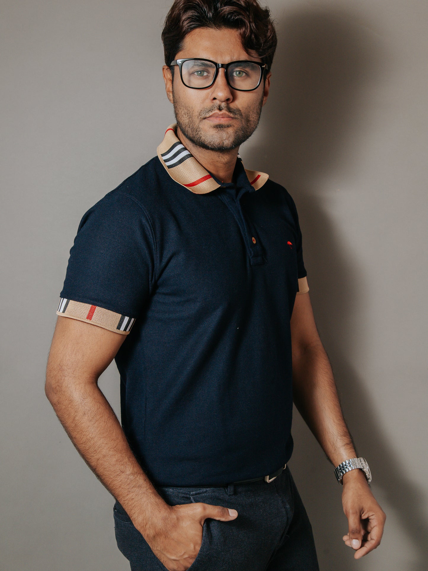 PLAYERA POLO SLIM FIT, AZUL MARINO DETALLE BEIGE