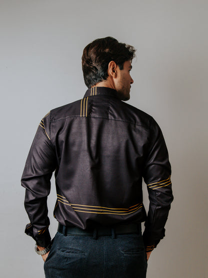 CAMISA SLIM FIT, NEGRA LÍNEAS DORADAS