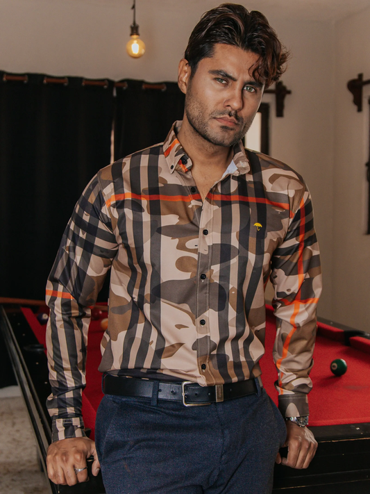 CAMISA HOMBRE SLIM FIT CAMUFLAJE LÍNEA NARANJA