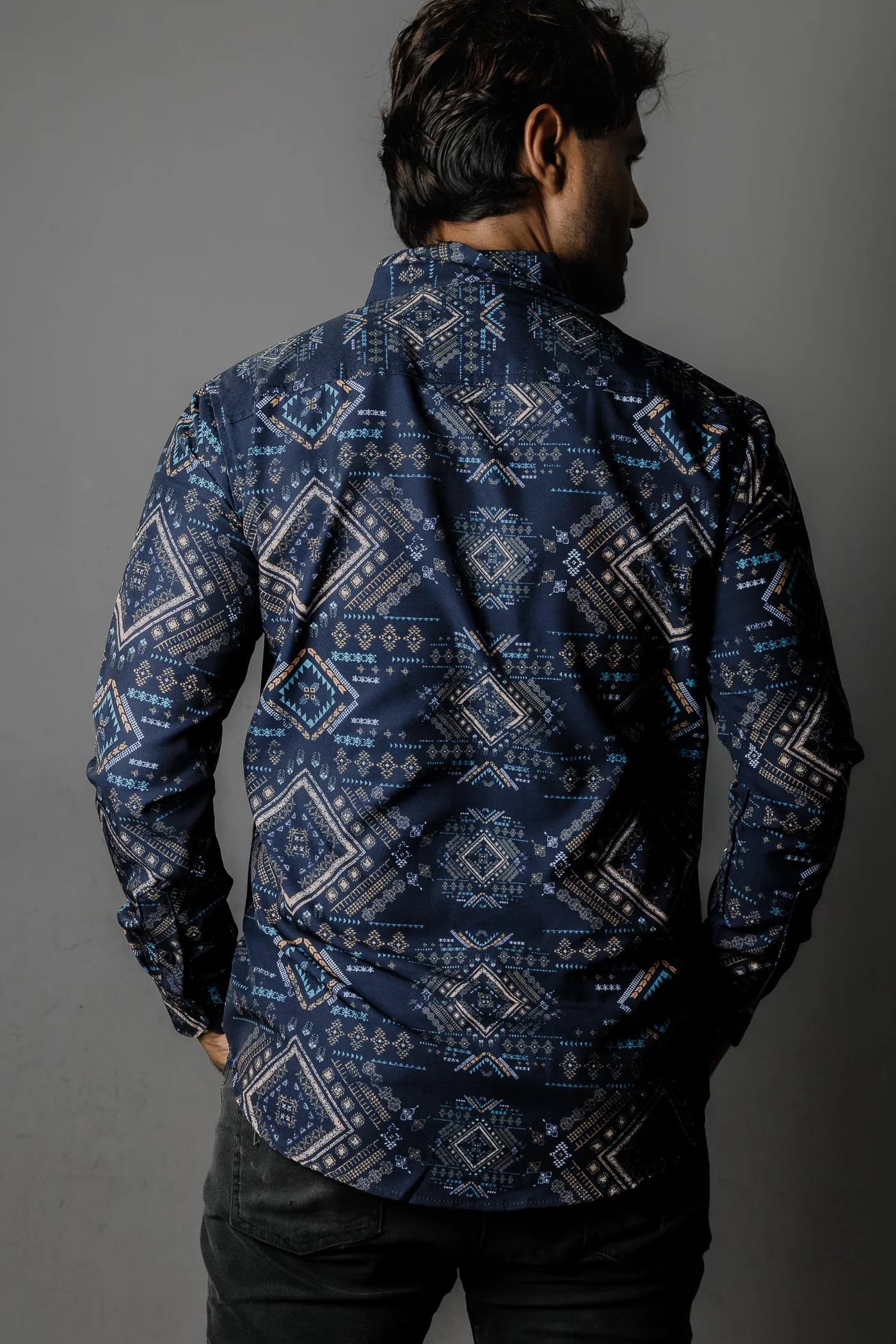 CAMISA HOMBRE SLIM FIT, AZUL MARINO DETALLES AZUL BLANCO BEIGE