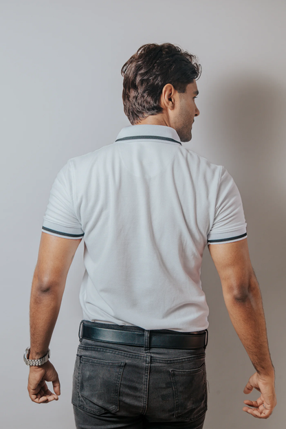 PLAYERA POLO SLIM FIT, BLANCA DETALLES NEGROS