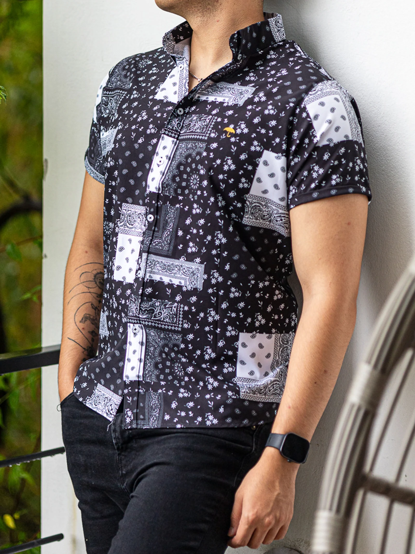 CAMISA HOMBRE CASUAL MANGA CORTA NEGRA CUADROS BLANCOS