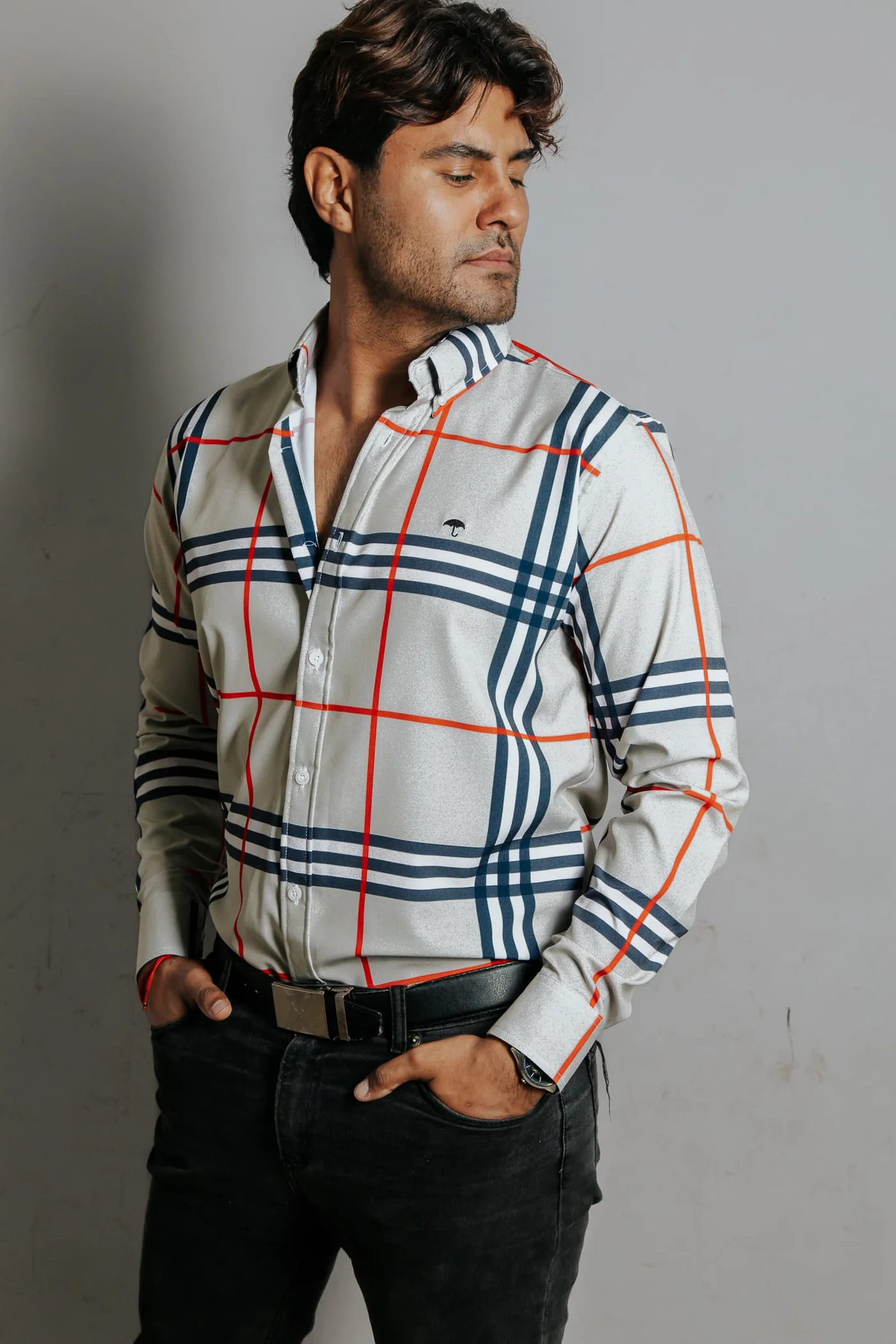 CAMISA HOMBRE SLIM FIT, GRIS CUADRO BLANCO Y AZUL LÍNEA NARANJA