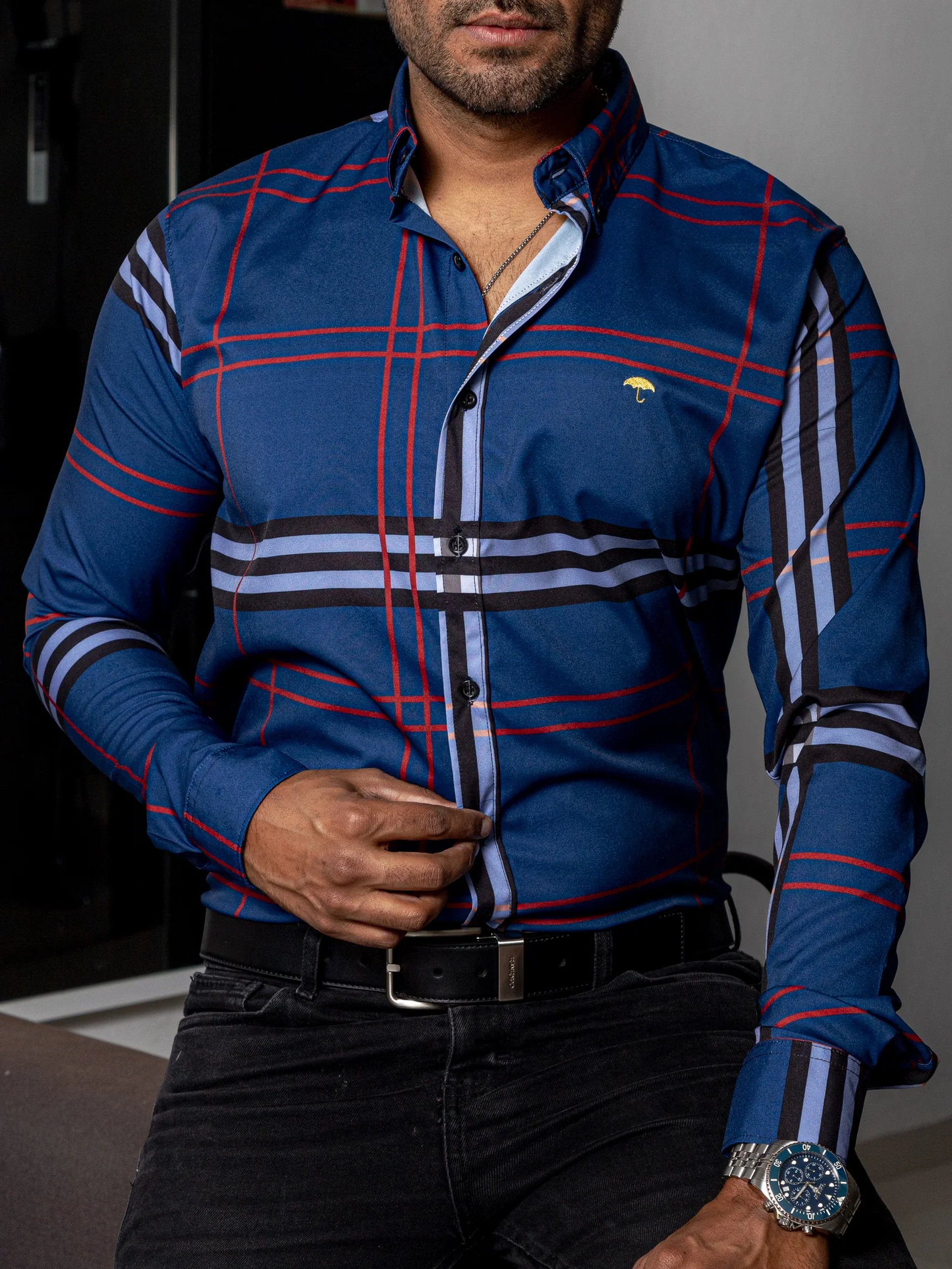 CAMISA HOMBRE CASUAL AZUL ACERO RAYAS NEGRAS, BLANCAS, ROJAS