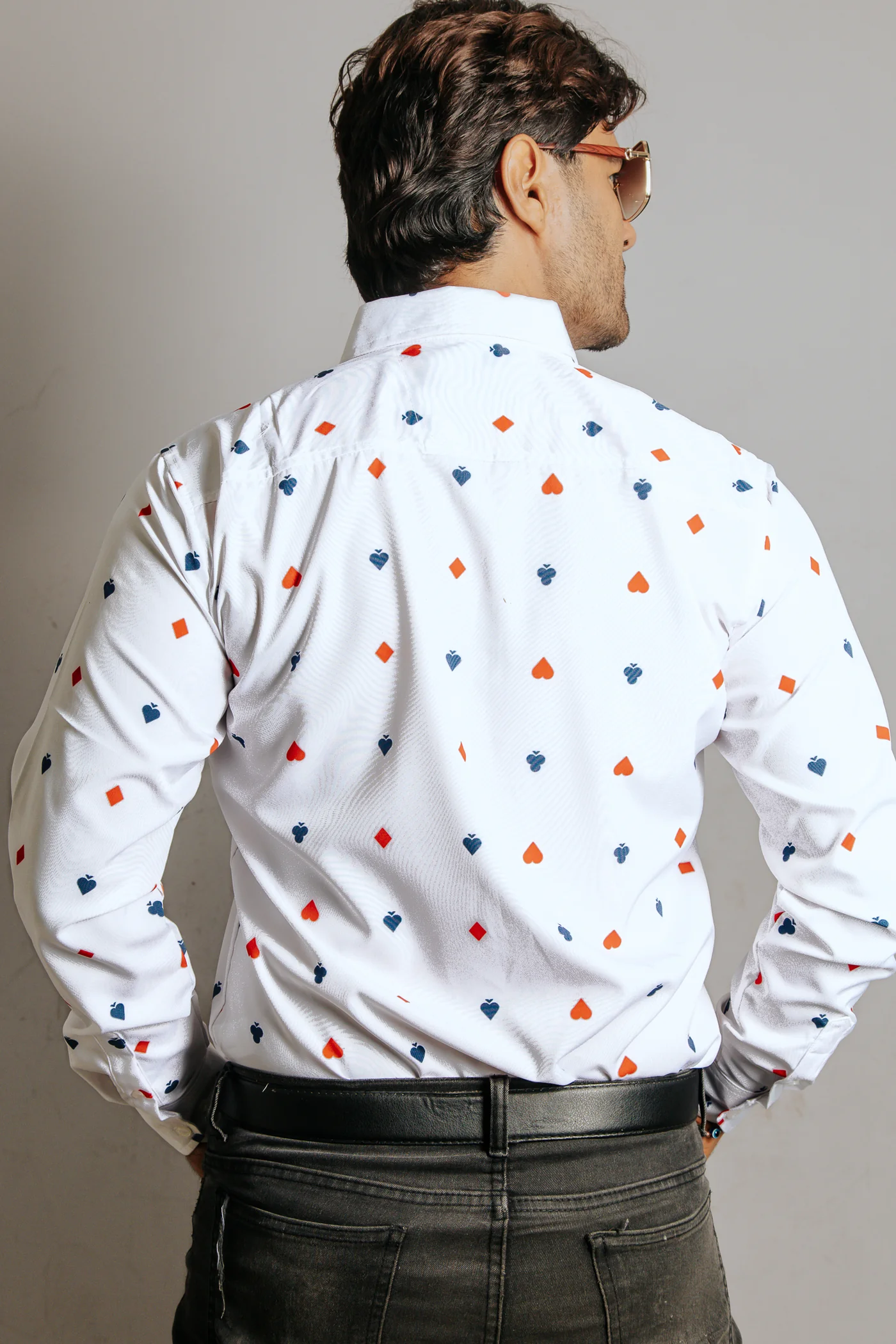 CAMISA HOMBRE SLIM FIT, BLANCA PICAS TRÉBOL CORAZONES