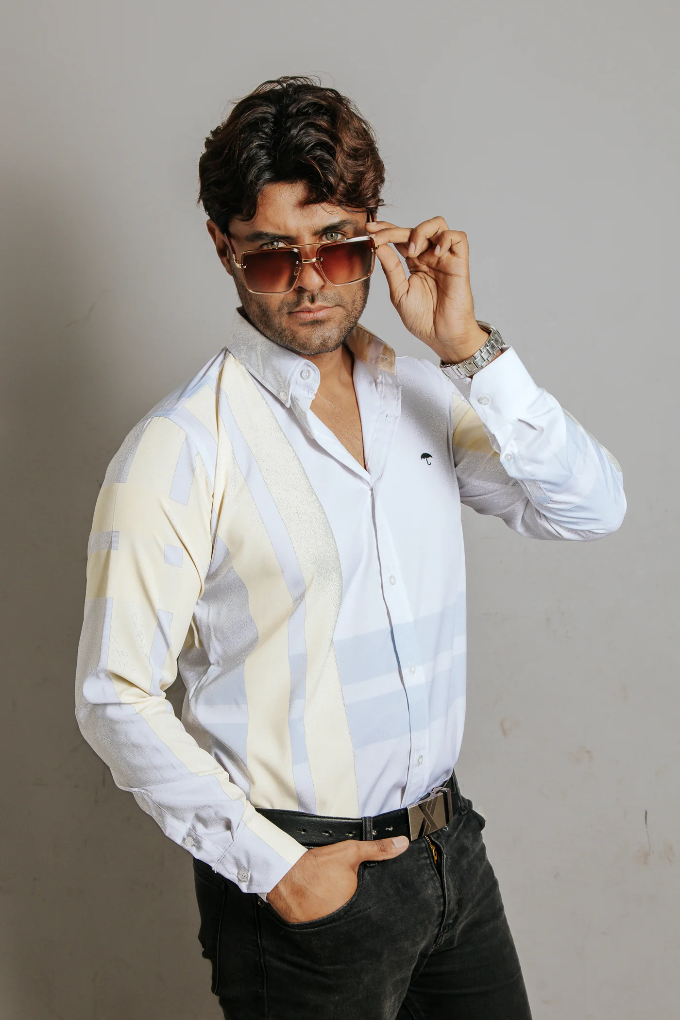 CAMISA HOMBRE SLIM FIT, LÍNEAS AZUL Y AMARILLA