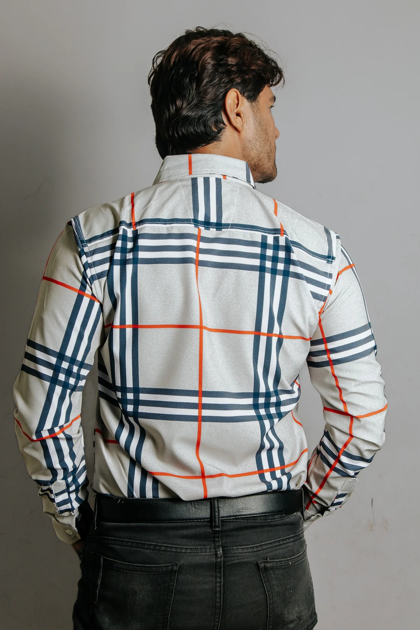 CAMISA HOMBRE SLIM FIT, GRIS CUADRO BLANCO Y AZUL LÍNEA NARANJA