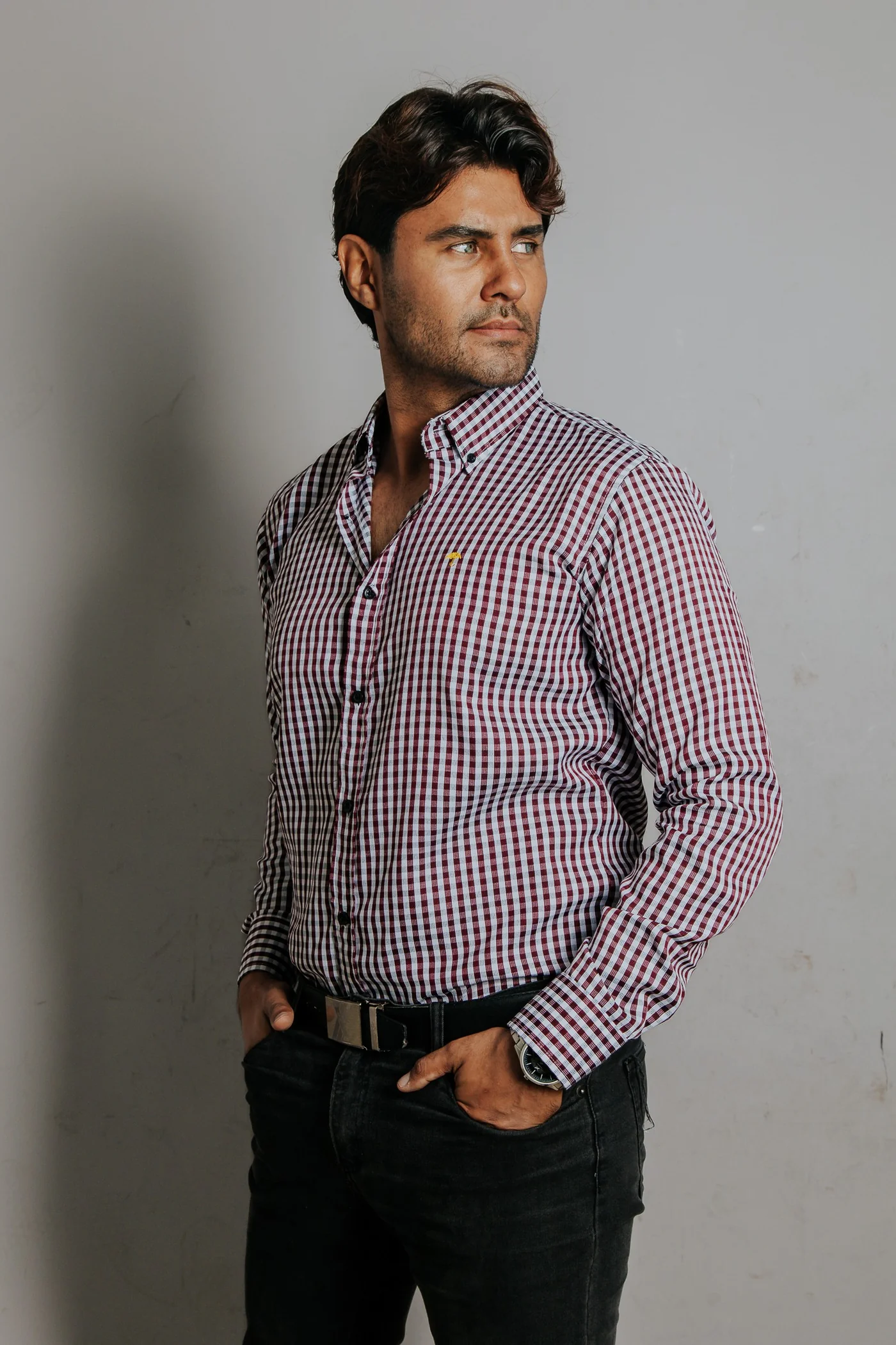 CAMISA HOMBRE SLIM FIT, CUADROS VINO Y BLANCO