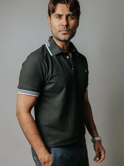 PLAYERA POLO SLIM FIT, NEGRA LÍNEAS BLANCAS
