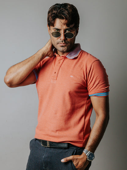 PLAYERA POLO SLIM FIT, SALMÓN DETALLE AZUL